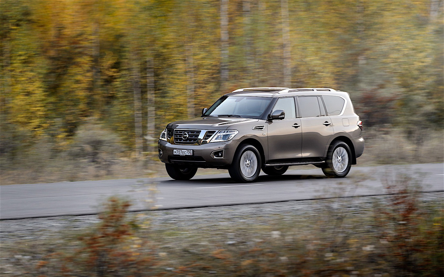 Comparison Nissan Armada Suv 2015 Vs Nissan Patrol Y62 Ti L 2018
